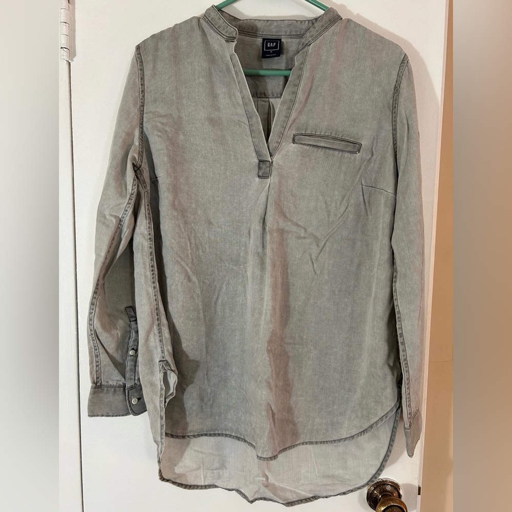 GAP Women’s Maternity Casual Gray Demin Shirt, Size Medium